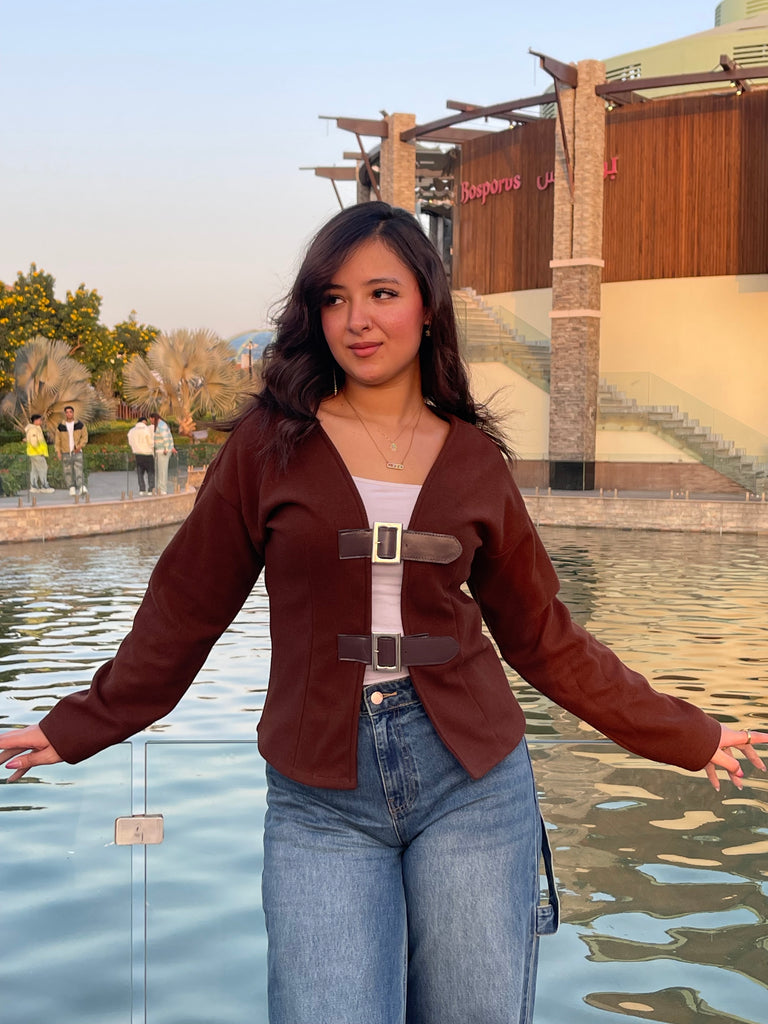 The buckle front jacket